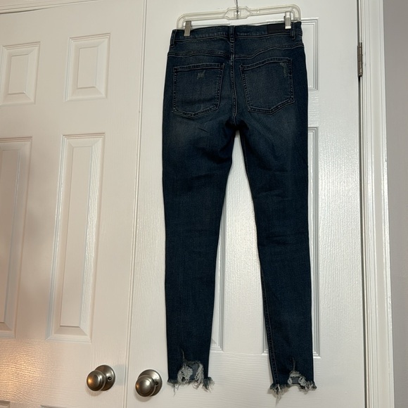 Express Skinny Distressed Jean - Picture 4 of 6